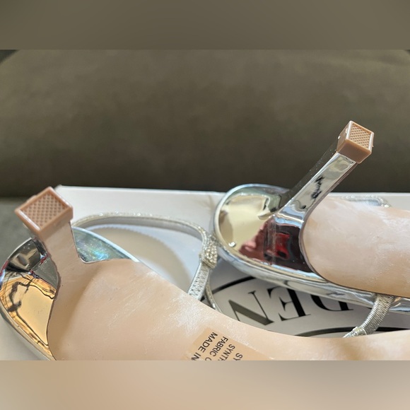 STEVE MADDEN Rhinestone heel sandals.. SUPER CUTE!! - Picture 3 of 5